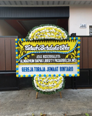Papan Bunga Duka di Tanjunganom