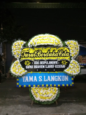 Papan Bunga Duka di Tanjunganom